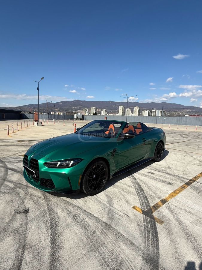 BMW M4 - фото 1