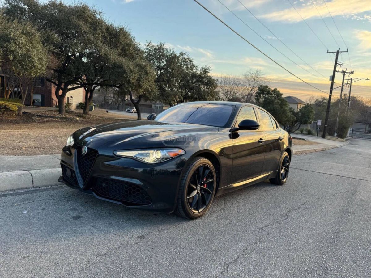 Alfa Romeo Giulia 2023 — миниатюра 1