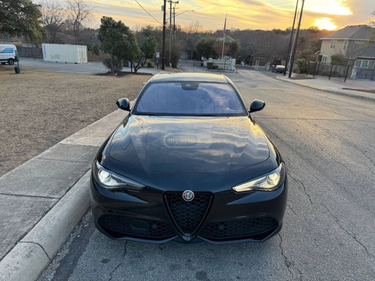 Alfa Romeo Giulia 2023 — миниатюра 6