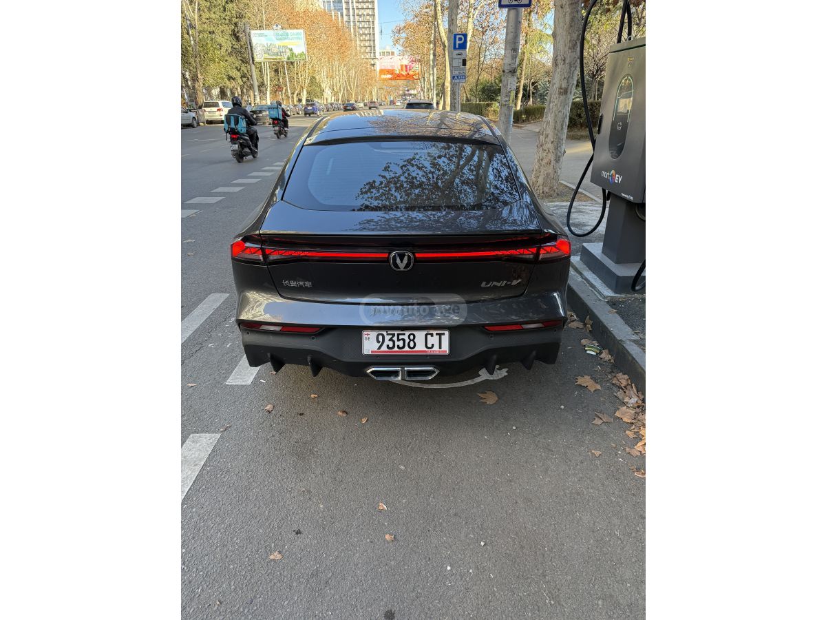 Changan UNI-V - фото 2