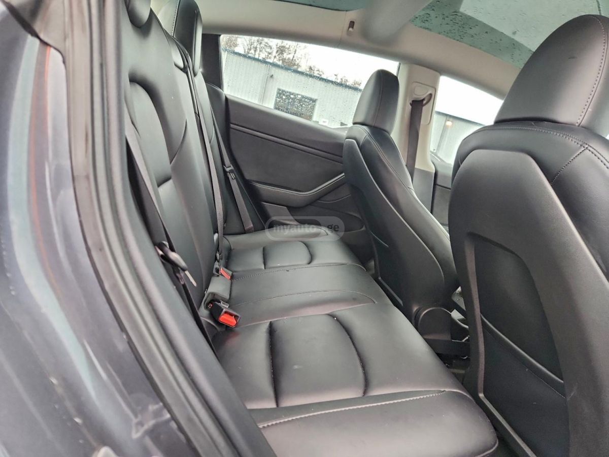 Tesla Model 3 - фото 2
