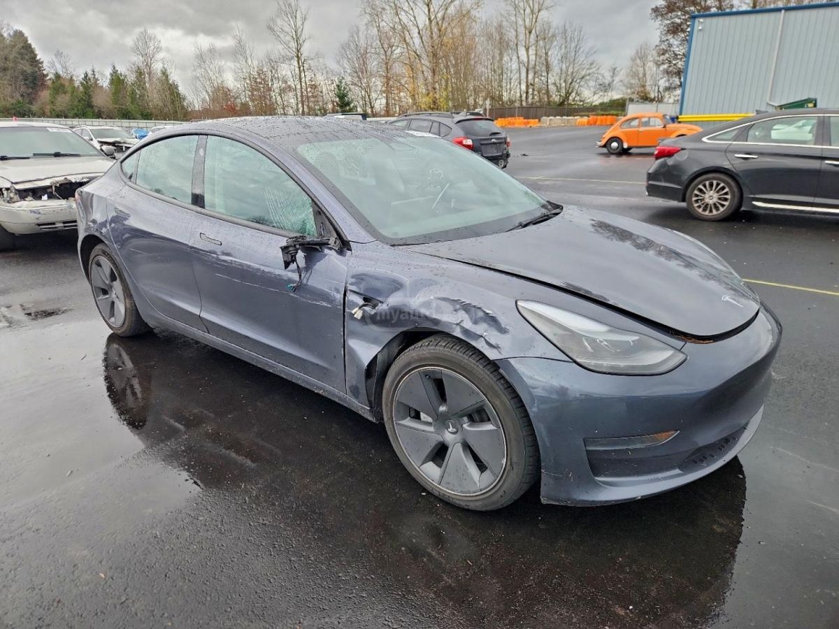 Tesla Model 3 - фото 7