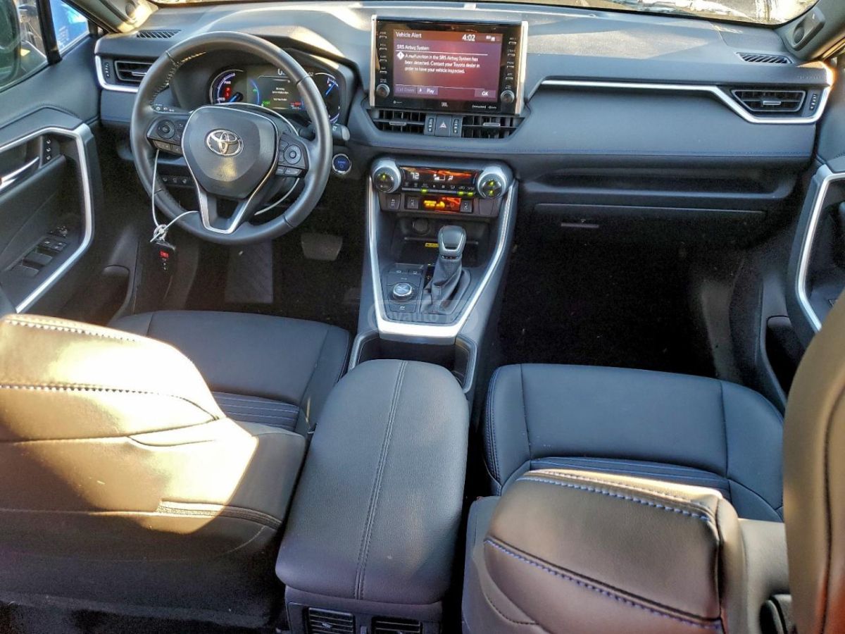 Toyota XSE 4dr All-Wheel Drive CVT — миниатюра 8