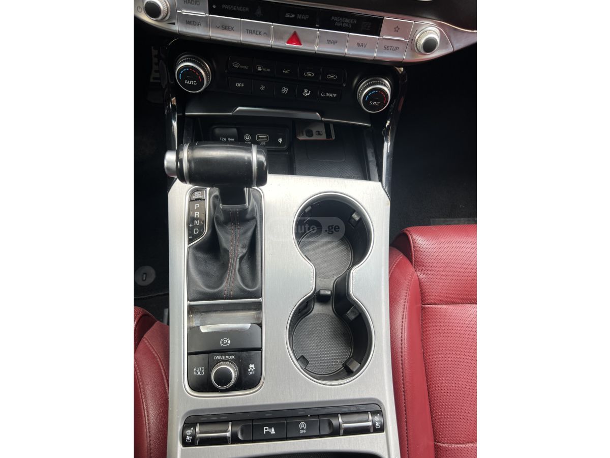 Kia Stinger - фото 11