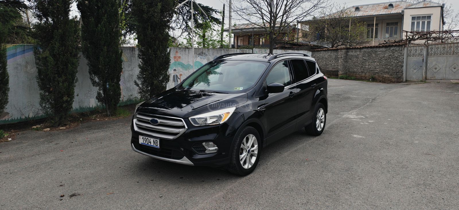 Ford Escape - фото 1