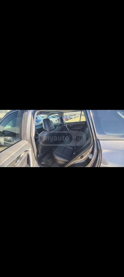 Toyota RAV 4 - фото 4