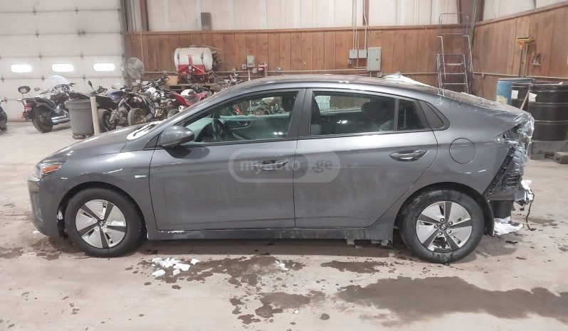 Hyundai Ioniq - фото 12