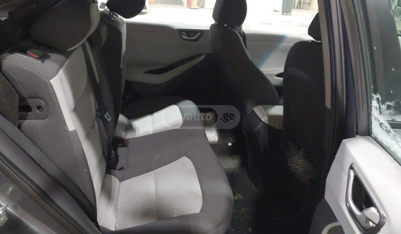 Hyundai Ioniq - фото 8