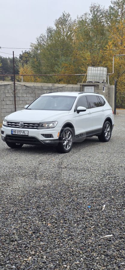 Volkswagen Tiguan - фото 1
