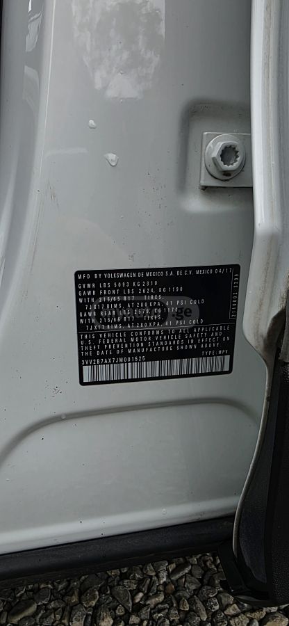 Volkswagen Tiguan - фото 11