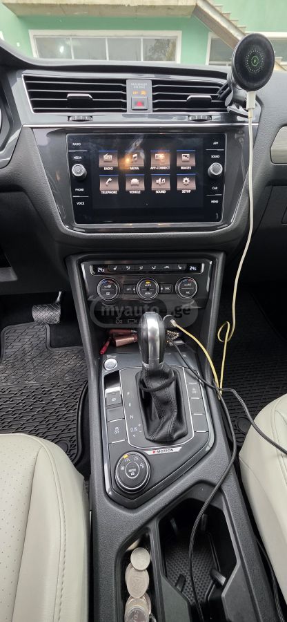 Volkswagen Tiguan - фото 14
