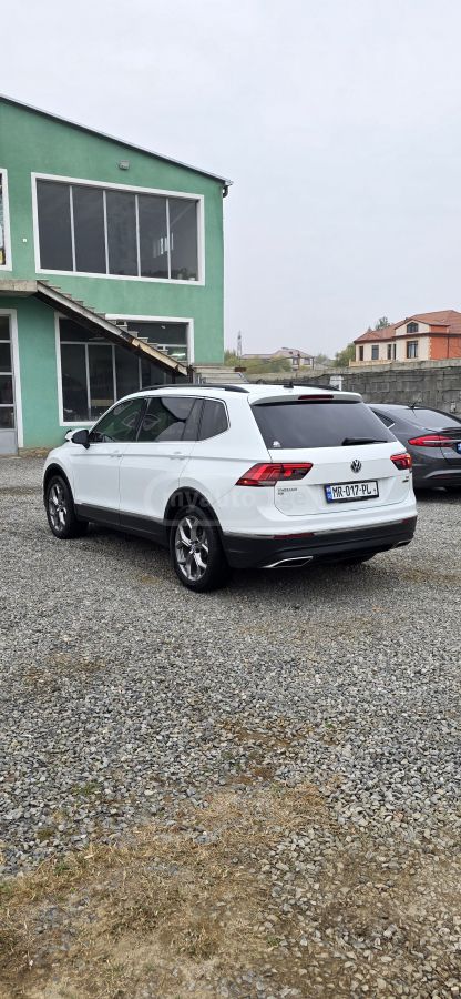 Volkswagen Tiguan - фото 6