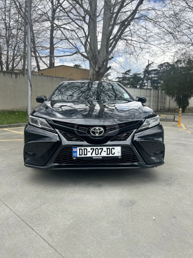 Toyota Camry - фото 3