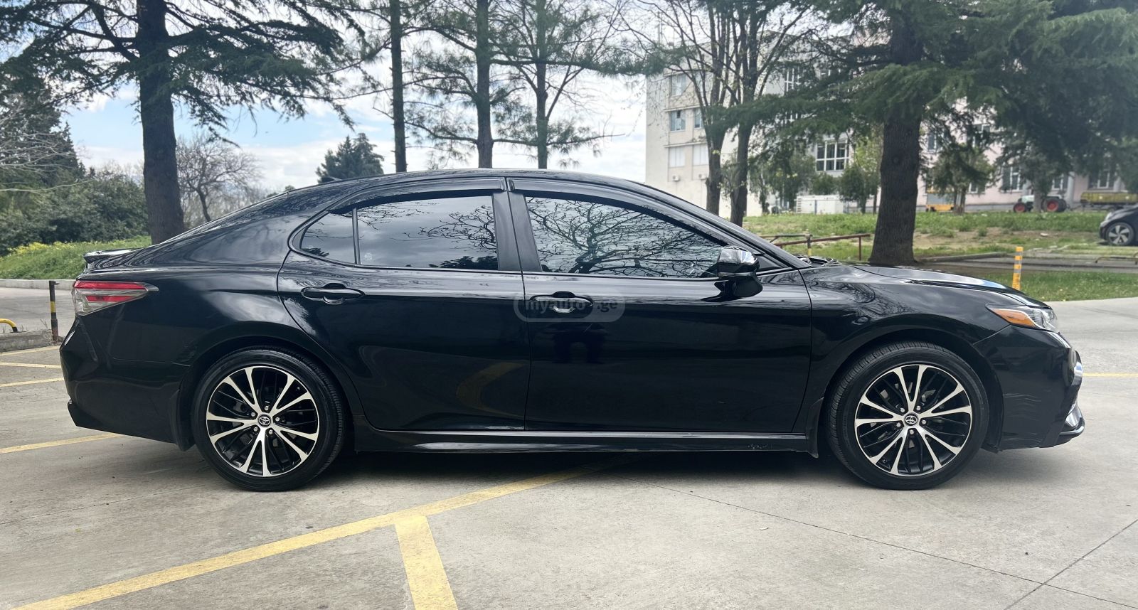 Toyota Camry - фото 4