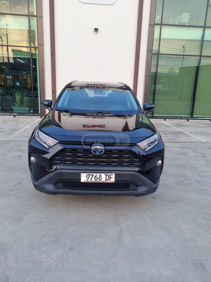 Toyota RAV 4 - фото 1