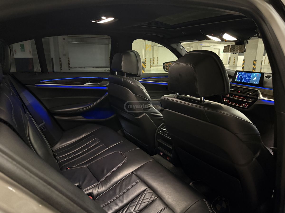 BMW M5 — миниатюра 12