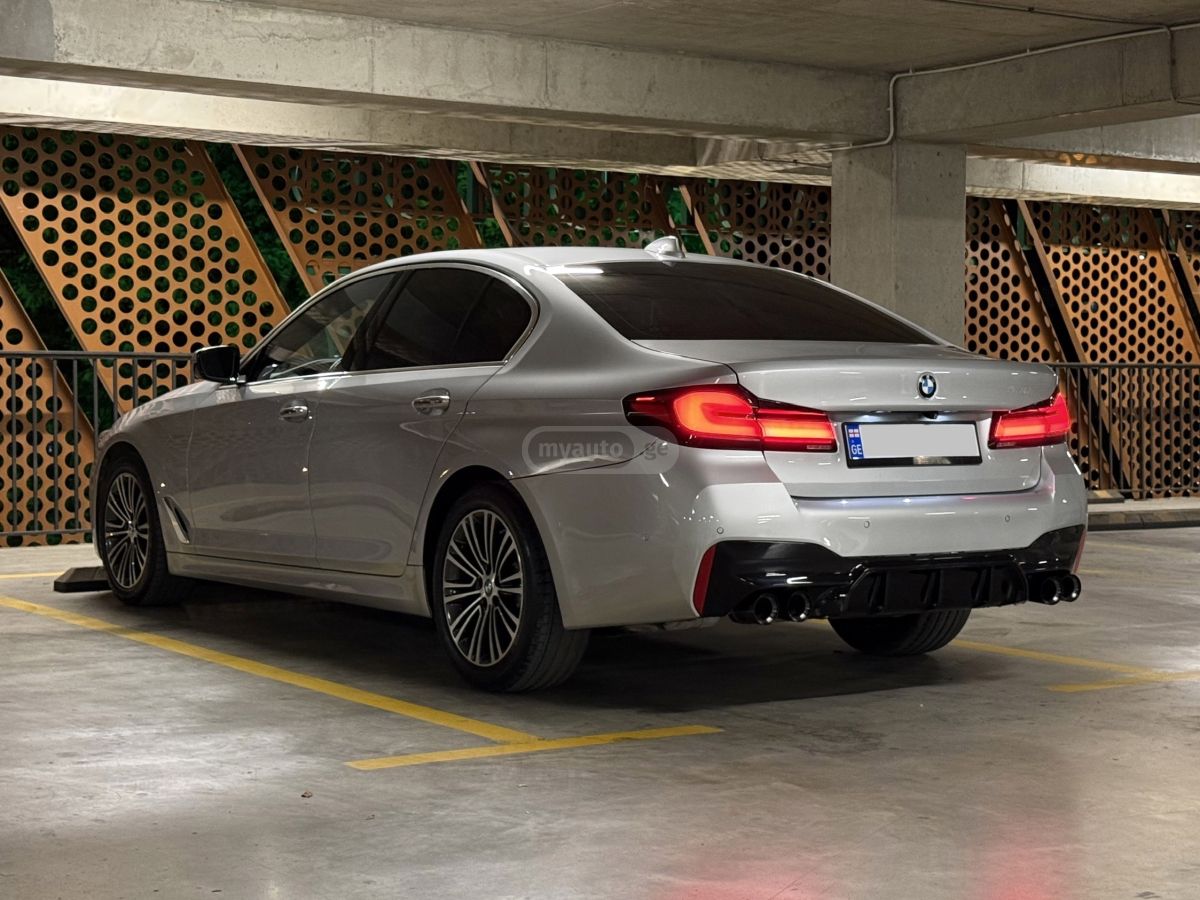 BMW M5 — миниатюра 6