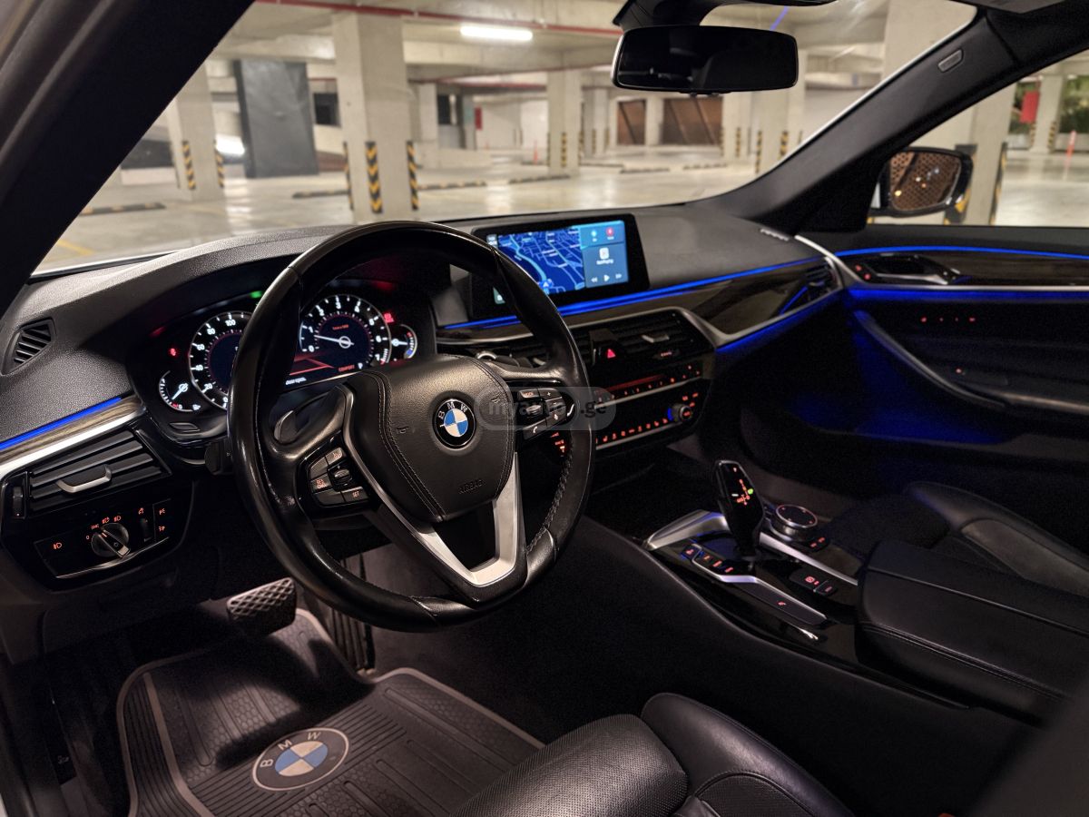 BMW M5 — миниатюра 9