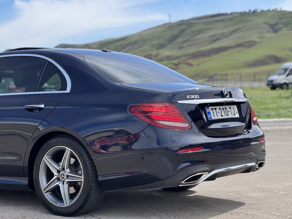 Mercedes-Benz E 300 - фото 7