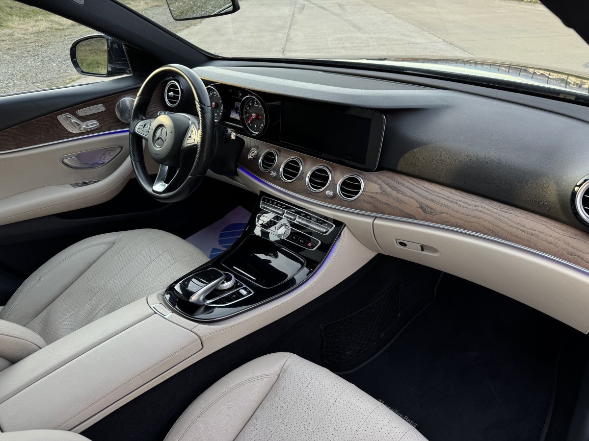 Mercedes-Benz E 300 - фото 8