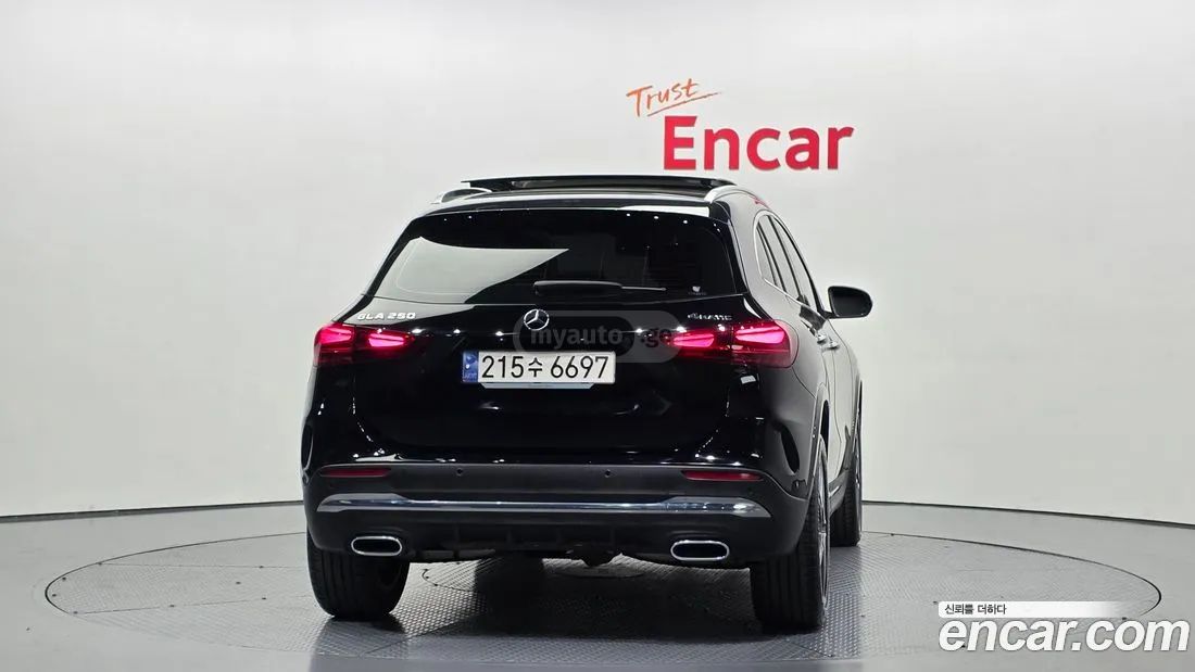 Mercedes-Benz GLA 45 AMG 2024 — миниатюра 4