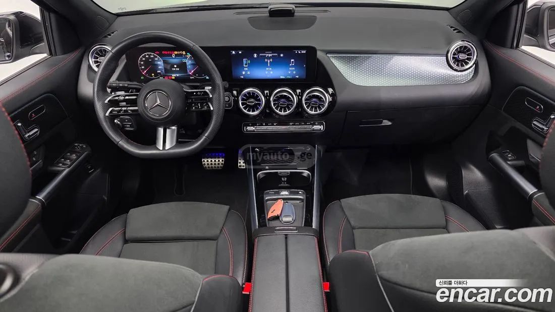 Mercedes-Benz GLA 45 AMG 2024 — миниатюра 7