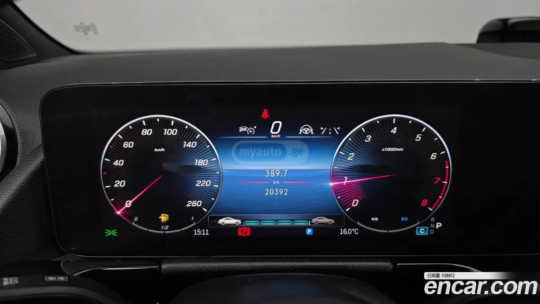 Mercedes-Benz GLA 45 AMG 2024 — миниатюра 8