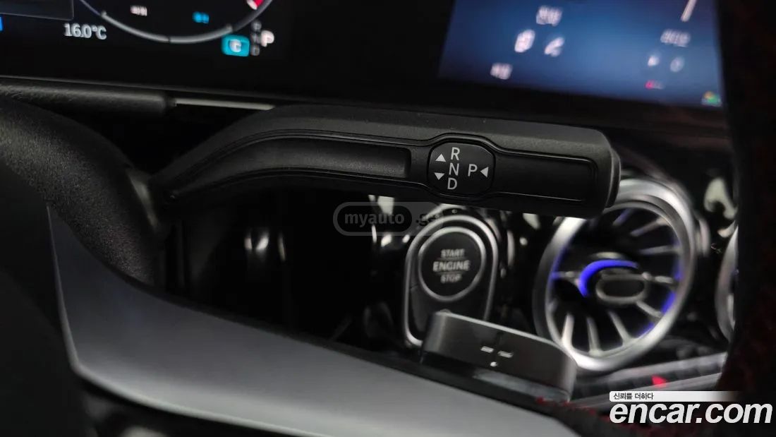 Mercedes-Benz GLA 45 AMG 2024 — миниатюра 9