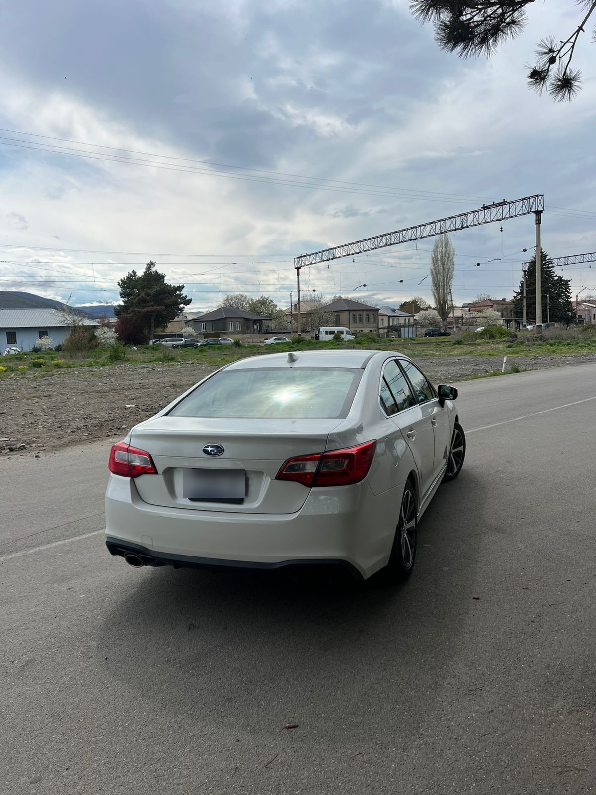 Subaru Legacy - фото 2