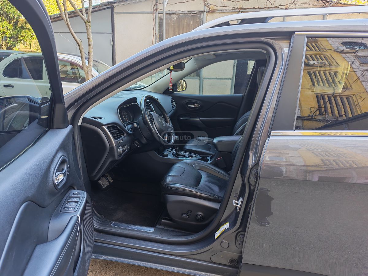 Jeep Cherokee - фото 10