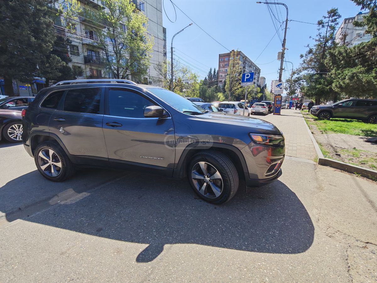 Jeep Cherokee - фото 4