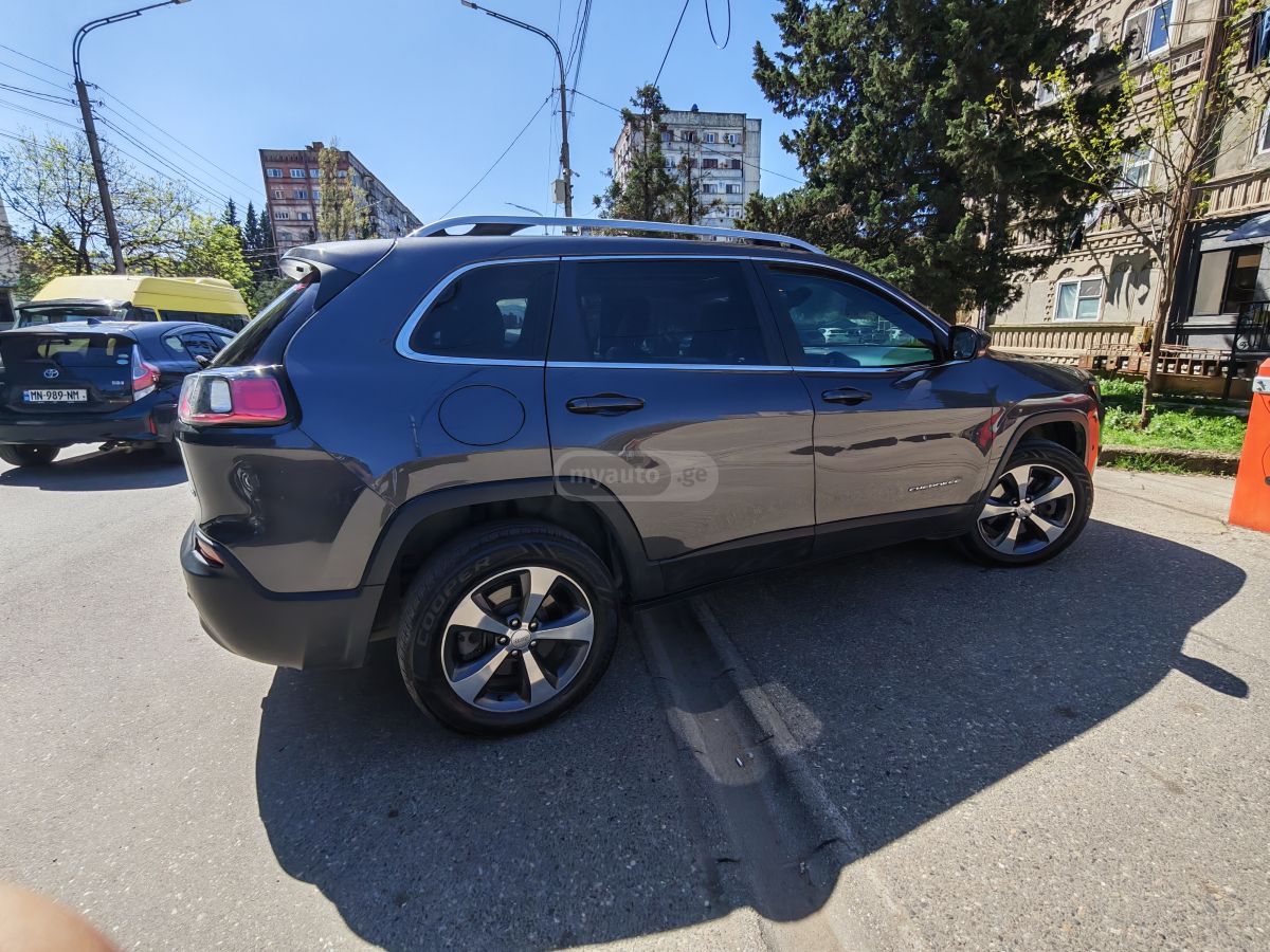 Jeep Cherokee - фото 5