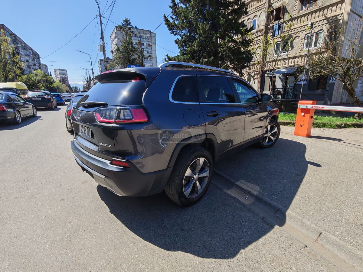 Jeep Cherokee - фото 6