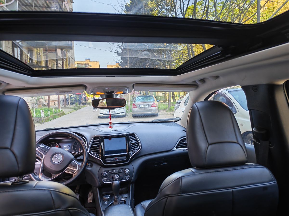 Jeep Cherokee - фото 9