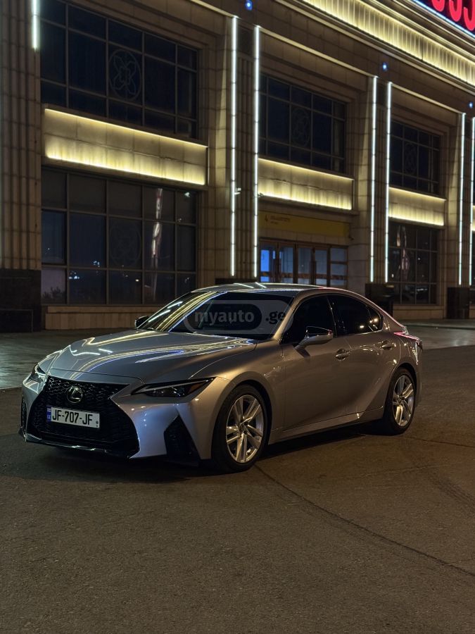 Lexus Base 4dr Rear-Wheel Drive Seda — миниатюра 5