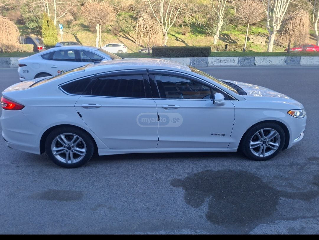 Ford Fusion - фото 2