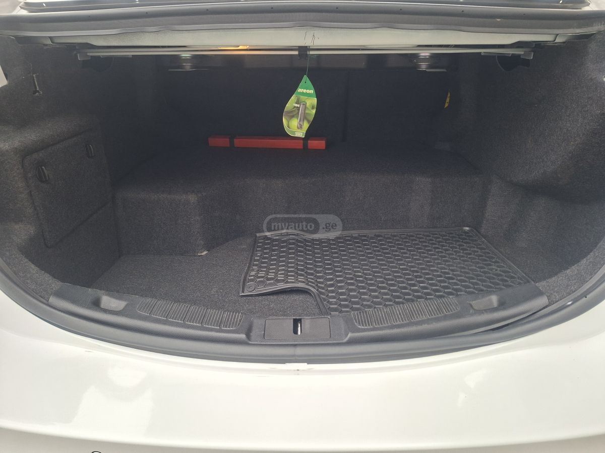 Ford Fusion - фото 4