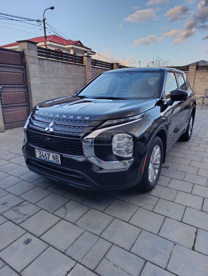 Mitsubishi Outlander - фото 1