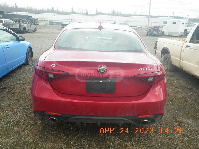 Alfa Romeo Giulia - фото 12