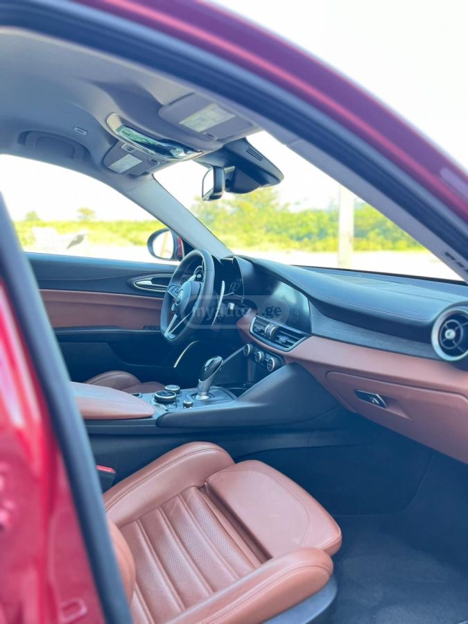 Alfa Romeo Giulia - фото 9