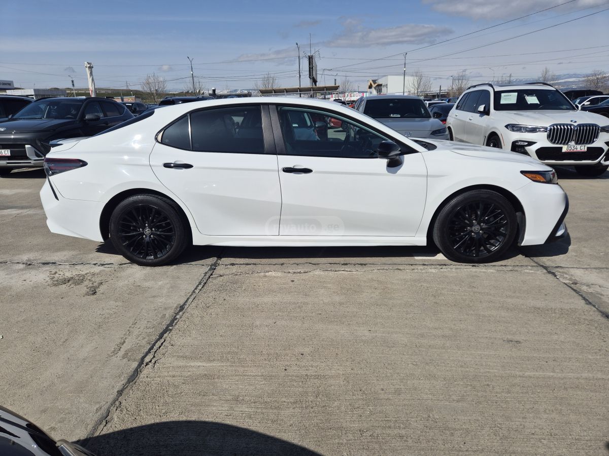 Toyota Camry - фото 4
