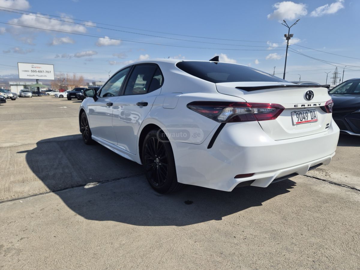 Toyota Camry - фото 7