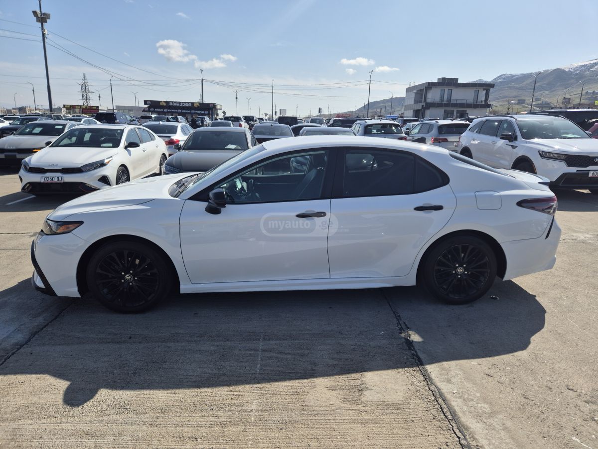 Toyota Camry - фото 8