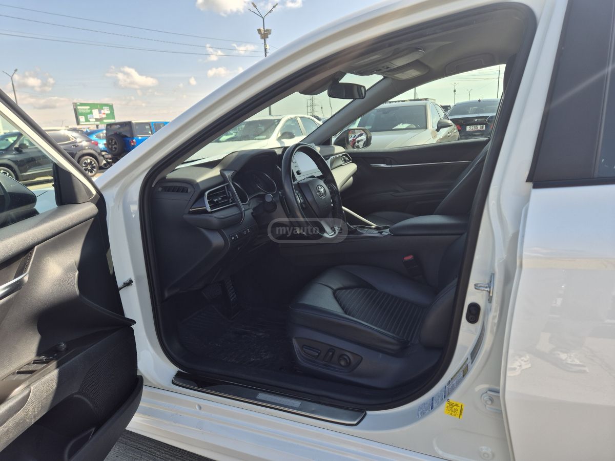 Toyota Camry - фото 9