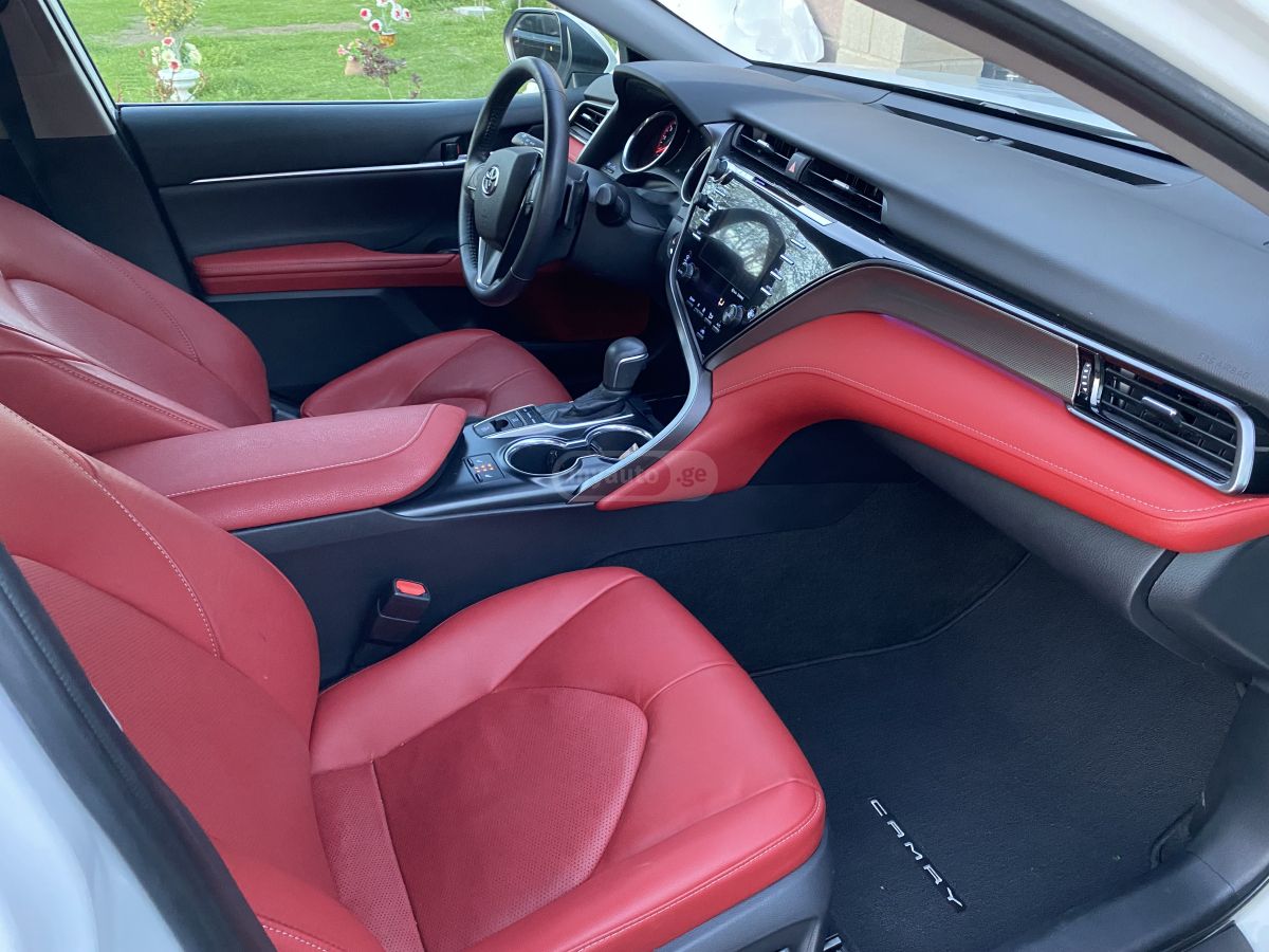 Toyota Camry - фото 8