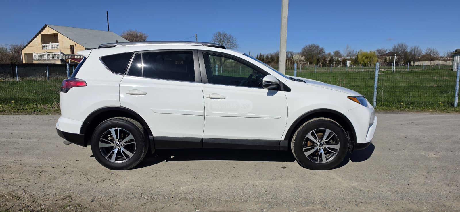 Toyota RAV 4 - фото 6