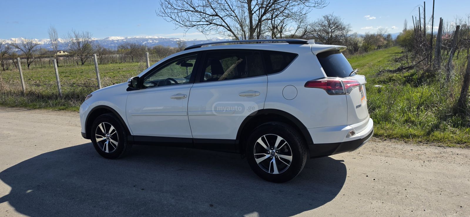 Toyota RAV 4 - фото 7