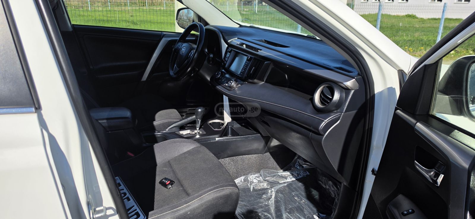 Toyota RAV 4 - фото 8