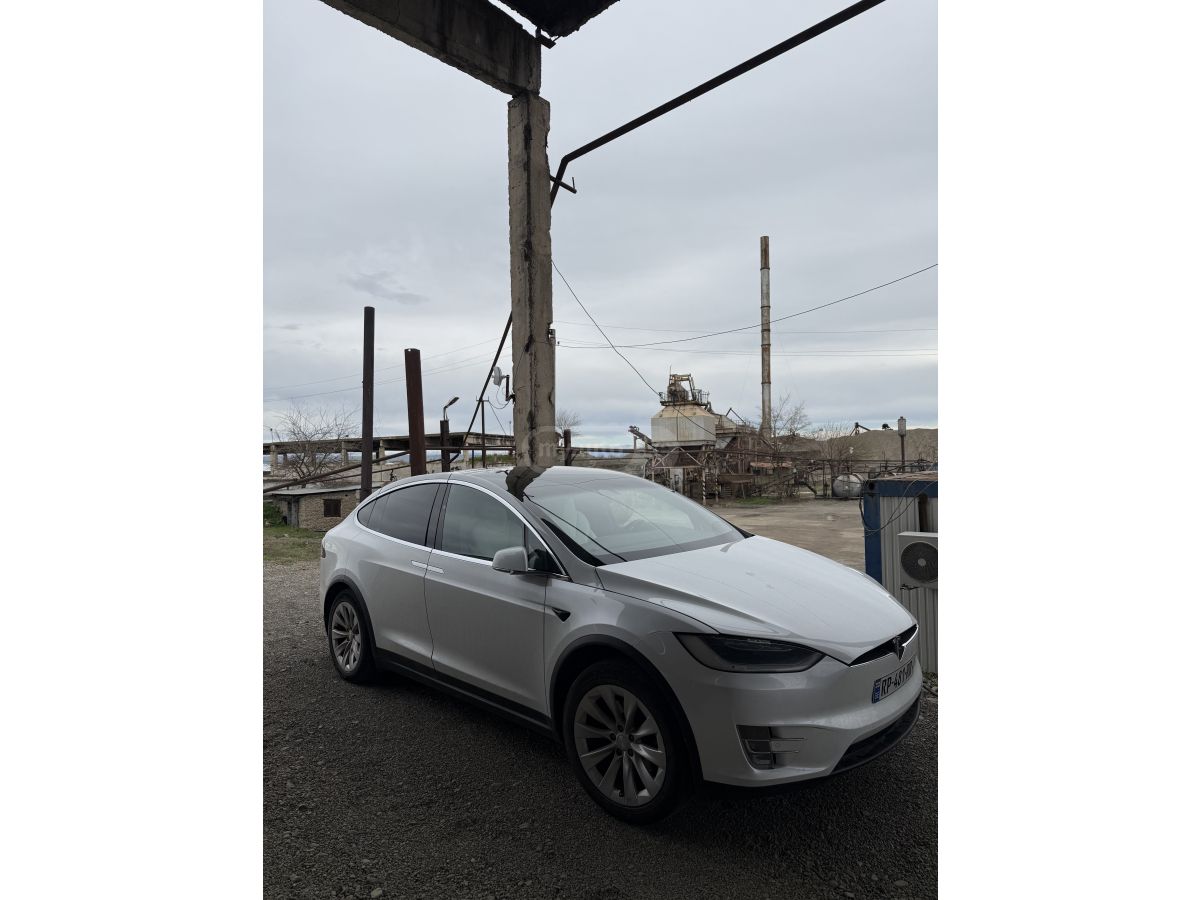 Tesla Model X - фото 2