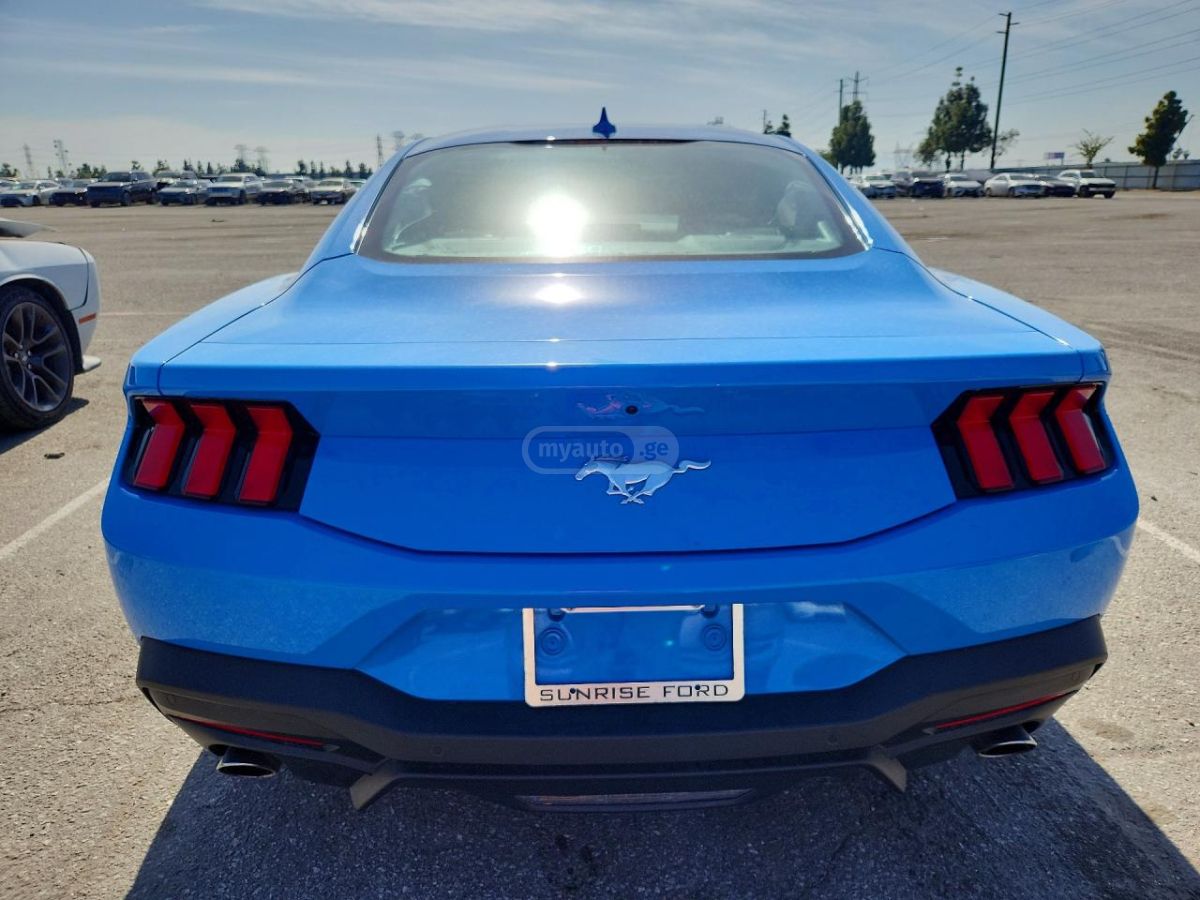 Ford Mustang 2025 — миниатюра 6